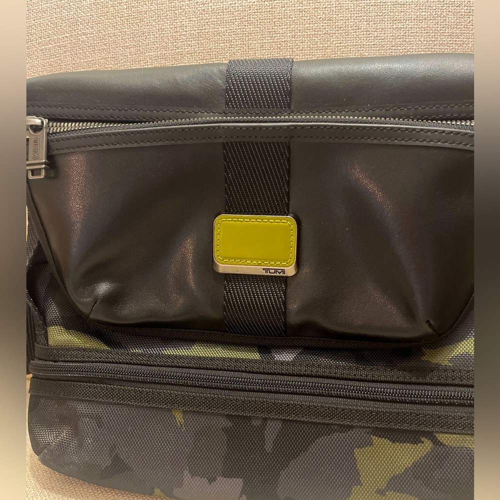Preowned TUMI Alpha Bravo Travis Crossbody Expandable Messenger Bag Camo